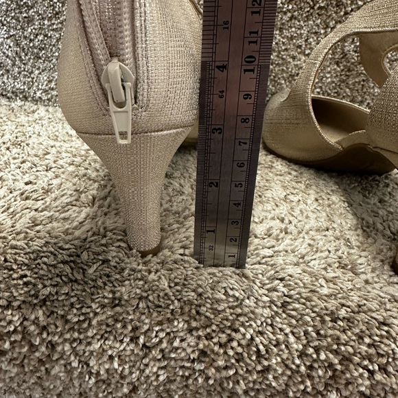 Life Stride Women's Champaign Heels zipper on heel size 8.5 wide new - Picture 6 of 7